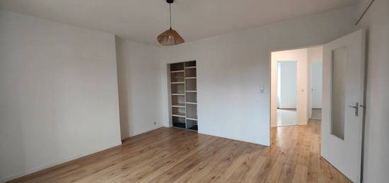 Appart T3, 2 chambres, 2ème étage petit immeuble familial