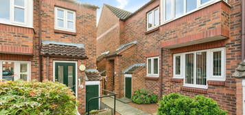 Flat for sale in Applegarth Court, Northallerton, North Yorkshire DL7