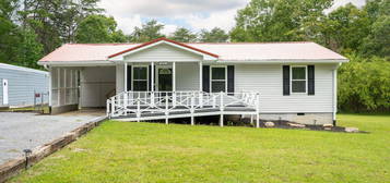 9831 Reynolds Rd, Soddy Daisy, TN 37379