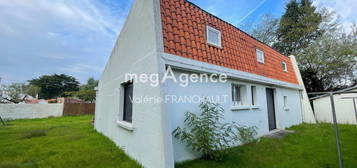 La Faute sur Mer dans un environnement intimiste et au calme, maison sur 1010M2 clos avec garage.