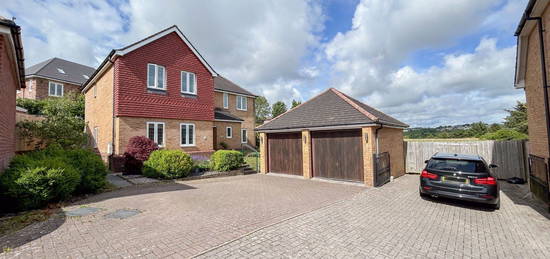 4 bed detached house for sale