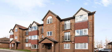 Flat to rent in Campbell Gordon Way, Dollis Hill NW2