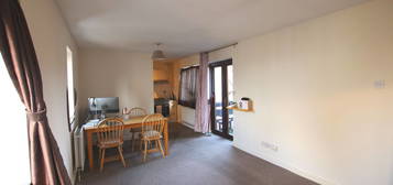 Flat to rent in Cricklewood Lane, London NW2