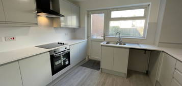 2 bed terraced house to rent