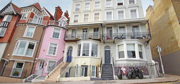 Flat to rent in Albion Hill, Ramsgate CT11