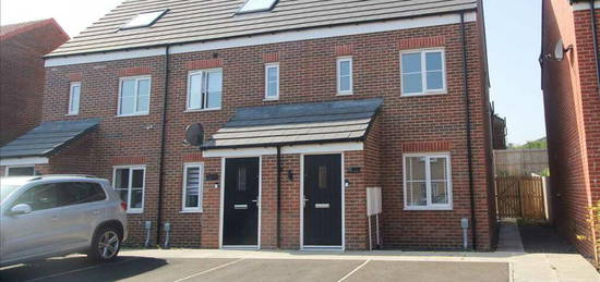 3 bedroom town house for sale