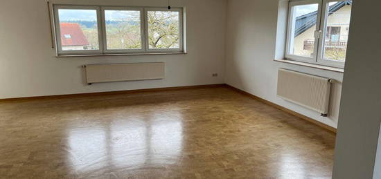 5 Zimmer Wohnung 112 qm in Jagstzell zu vermieten, Balkon