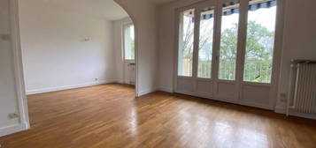 Location appartement 4 pièces 74 m²