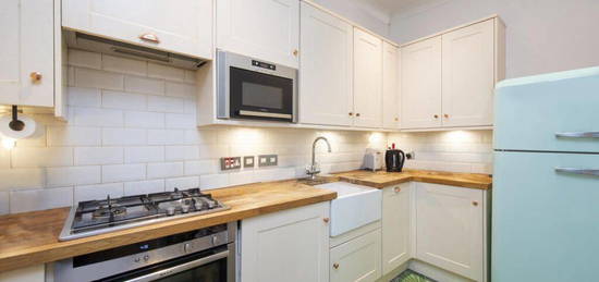 Flat to rent in Jackson Road, Holloway N7