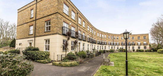 Flat for sale in Hampton Court Crescent, Graburn Way, East Molesey KT8