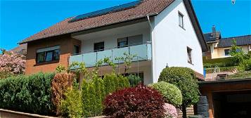 Gepflegtes Zweifamilienhaus im Grünen mit Balkon und Doppelgarage in Kalletal zu verkaufen!