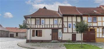 Gestaltbares Zuhause bei Halberstadt: Charmantes REH mit Renovierungsbedarf in Wegeleben