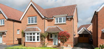 4 bed detached house to rent