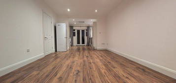 2 bed flat to rent