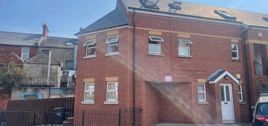 2 Deramore Mews, Belfast, BT7 3FS