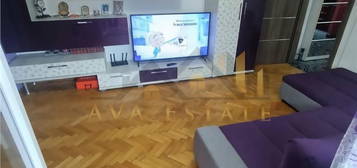 Apartament 2 camere, semidecomandat, 54 mp+centrala - Zona Sagului