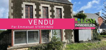 Maison individuelle en pierre  A RENOVER - TREFLAOUENAN