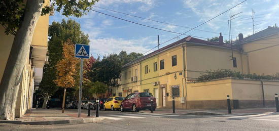 Alquiler de  Chalet adosado en calle de Zigia