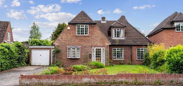 Detached house to rent in Long Grove, Seer Green, Beaconsfield HP9