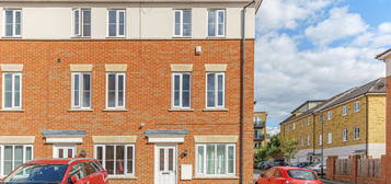 End terrace house to rent in Grace Mews, Beckenham BR3