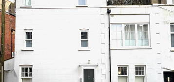 Maisonette to rent in Robertson Passage, Hastings TN34