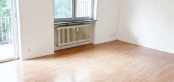 Gepflegte 4-Zimmer-Wohnung mit Einbauküche und Balkon in Barmbek-Nord