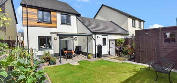 3 bedroom link detached house for sale