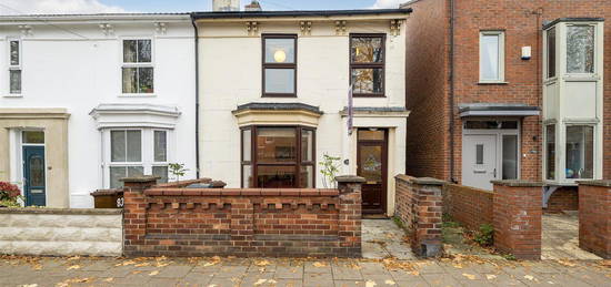 3 bed terraced house for sale