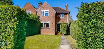 5 bedroom detached house