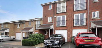 4 bedroom terraced house to rent