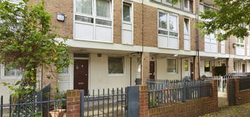 Maisonette for sale in Lodore Street, London E14