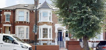 2 bed flat to rent