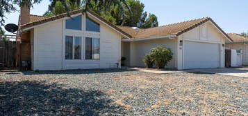 1331 Chukar St, Los Banos, CA 93635