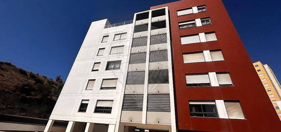 Arrendamento de Apartamento T2  na rua João Abel Manta s/n