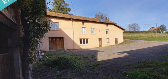 Ancienne ferme avec de nombreuses dépendances