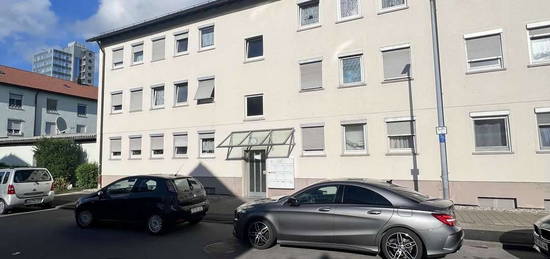 2-Zimmer-Wohnung in zentraler Lage - Langjährig vermietet mit Entwicklungspotenzial