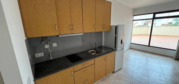 Arrendamento de Apartamento T1  na rua Francisco Antunes, 1