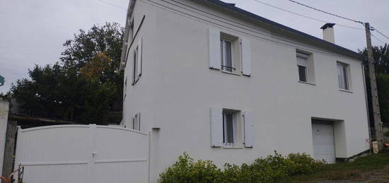 Maison avec terrasse et jardin