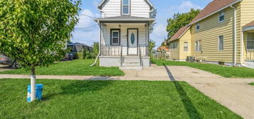 1810 SE 2nd St, Des Moines, IA 50315