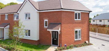 3 bed semi-detached house to rent