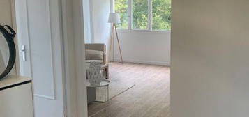 Location t4 lumineux meuble