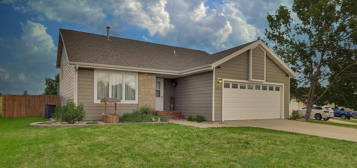 1202 Clover Ridge Ct, Rapid City, SD 57701