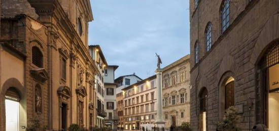 Trilocale via dei Tornabuoni, Piazza della Repubblica, Firenze