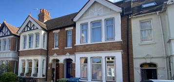 5 bedroom terraced house