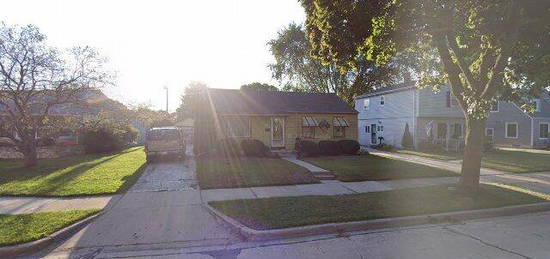 3343 North 95th STREET, Milwaukee, WI 53222