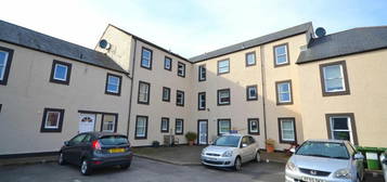 2 bedroom ground floor flat for sale