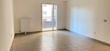 Appartement  à louer, 3 pièces, 2 chambres, – m²