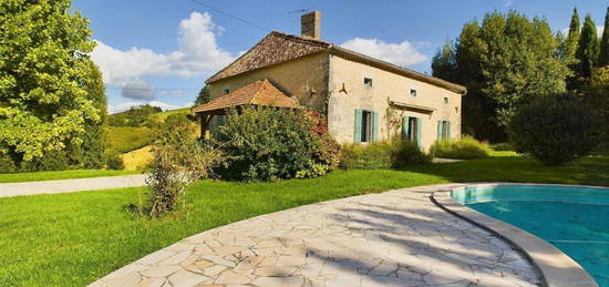 Charmante maison en pierre avec grange et piscine