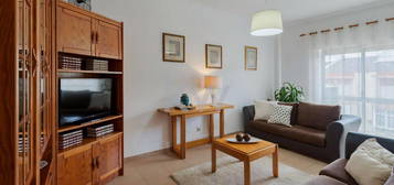 Apartamento T3 na Torre da Marinha