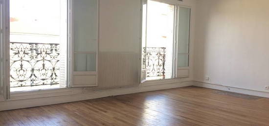 A LOUER Paris XIIIème. 3 Pièces 67m² + BALCON 4.37m²  OLYMPIADES